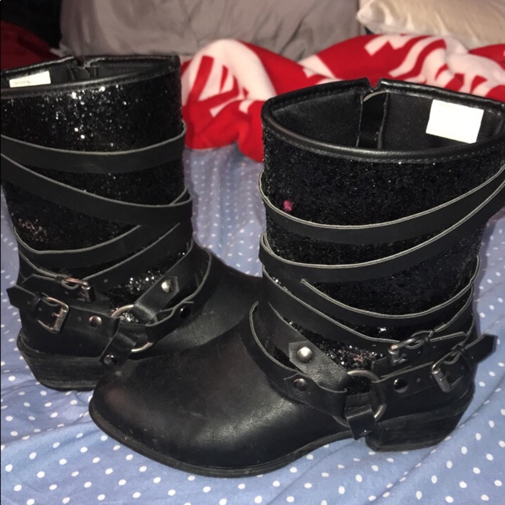 Not rated boots size 10